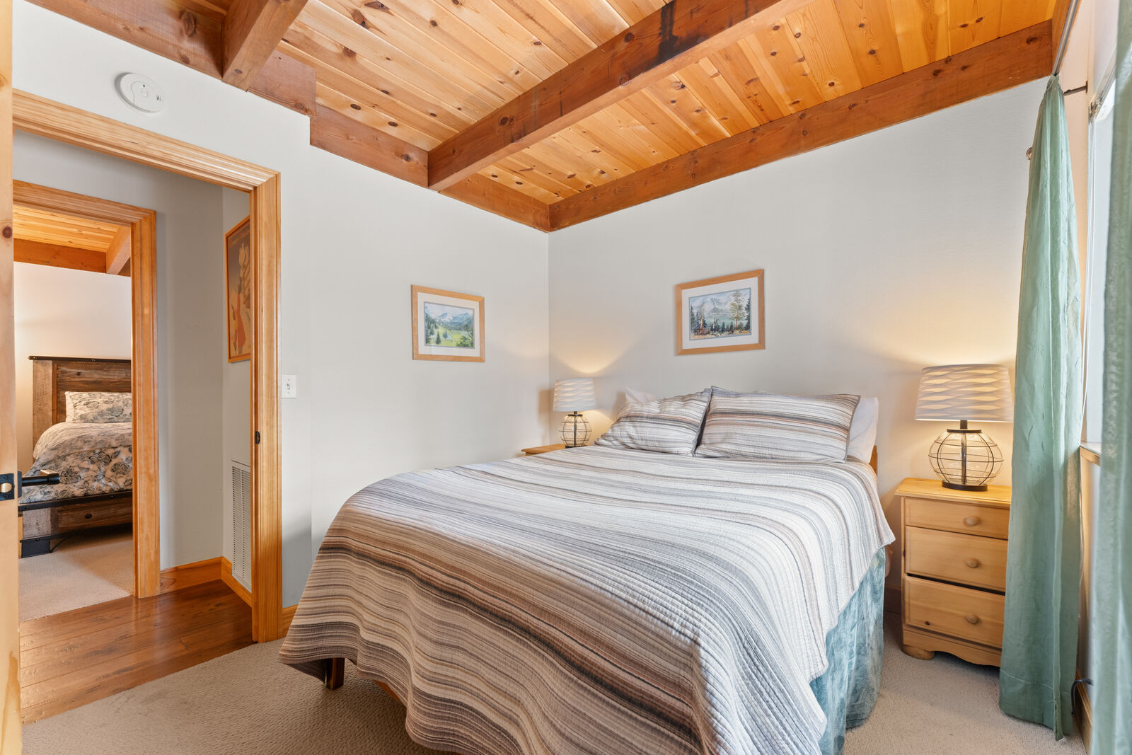 Bedroom with reading nook