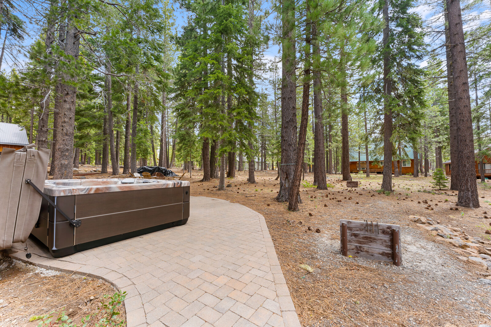 Hot tub under the pines